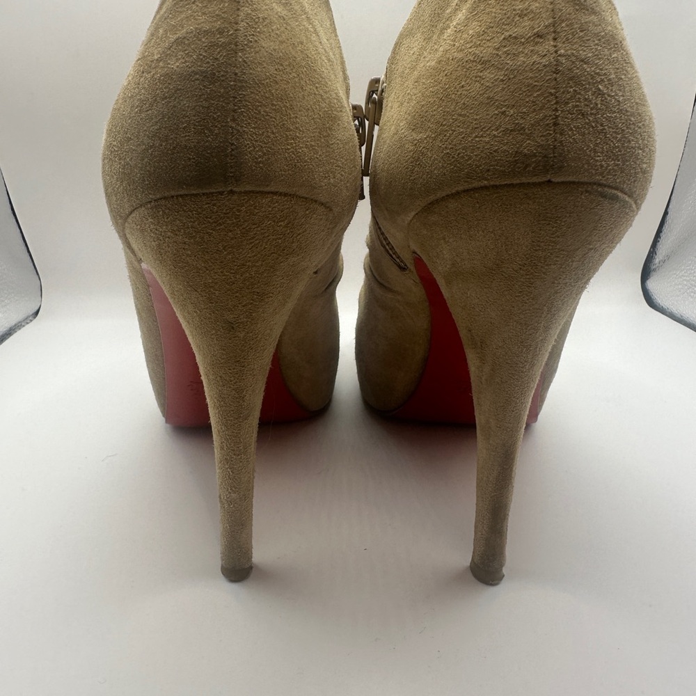 Christian Louboutin Tan Stiletto Heels Peep-Toe - Picture 4 of 8